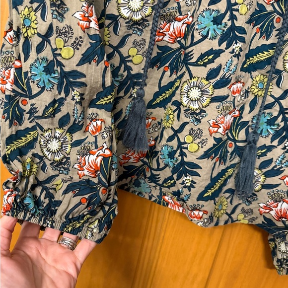 Elegant Floral Women's Blouse - Picture 5 of 6